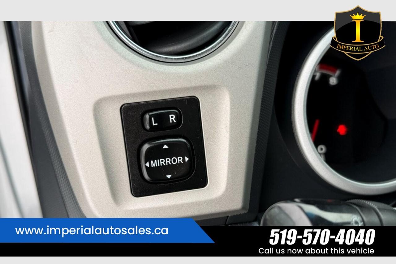 2013 Toyota Matrix L- SUNROOF Photo