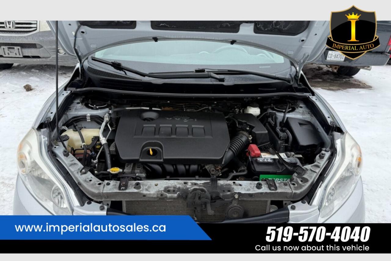 2013 Toyota Matrix L- SUNROOF Photo