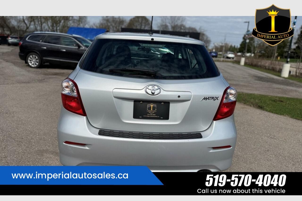 2013 Toyota Matrix 1.8L. FWD.SUNROOF Photo
