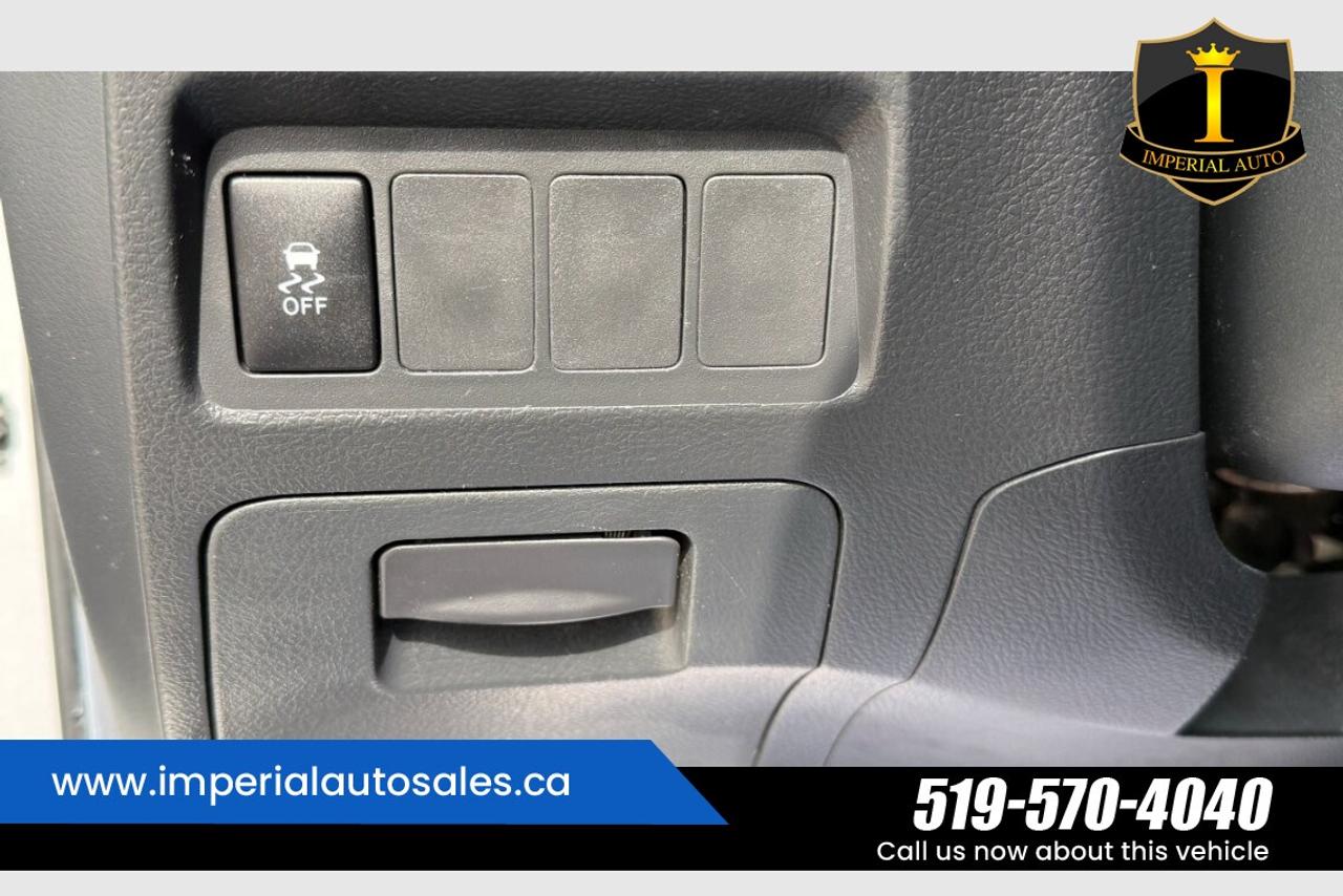 2013 Toyota Matrix 1.8L. FWD.SUNROOF Photo