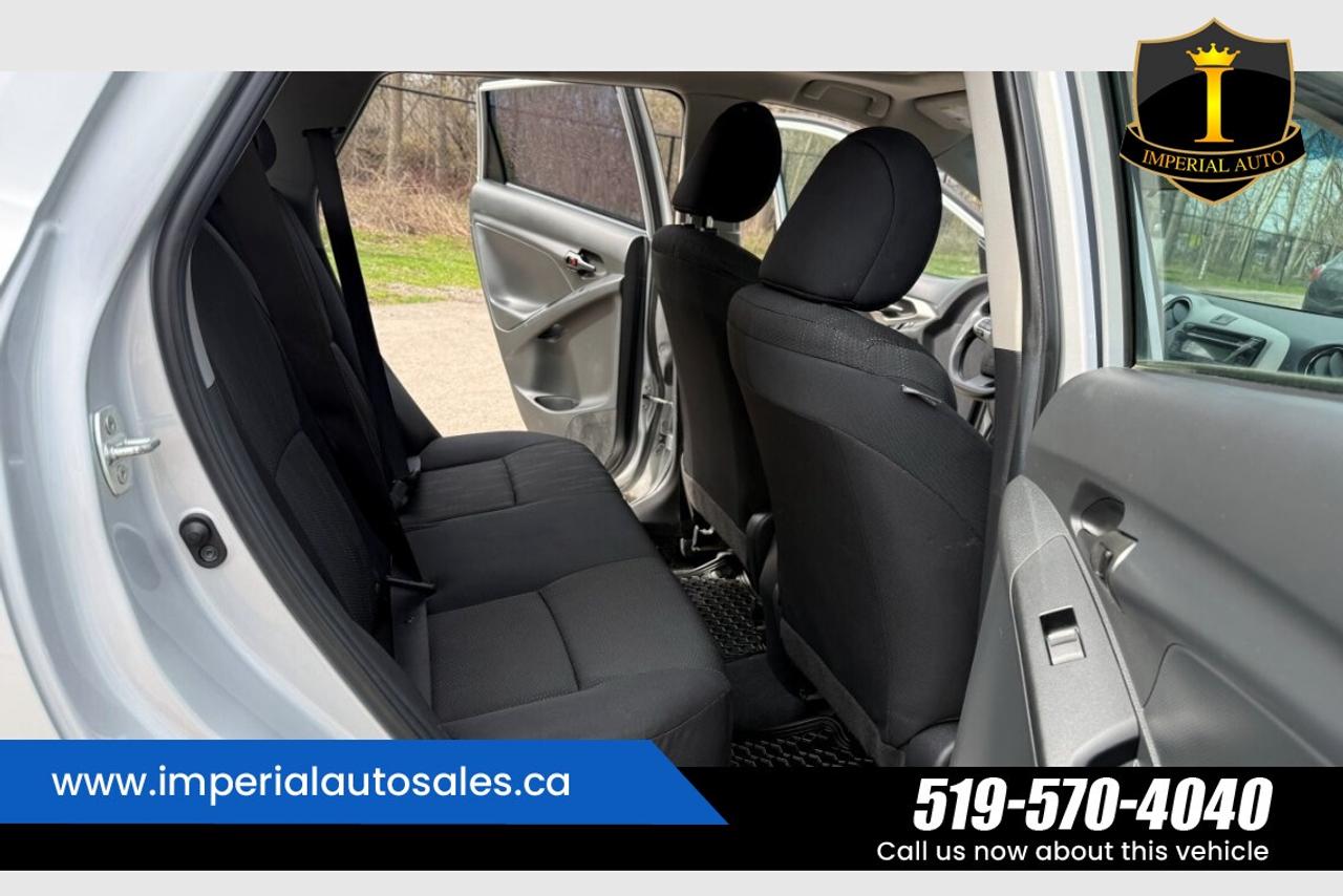 2013 Toyota Matrix 1.8L. FWD.SUNROOF Photo