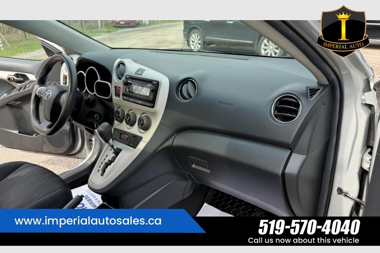 2013 Toyota Matrix 1.8L. FWD.SUNROOF Photo