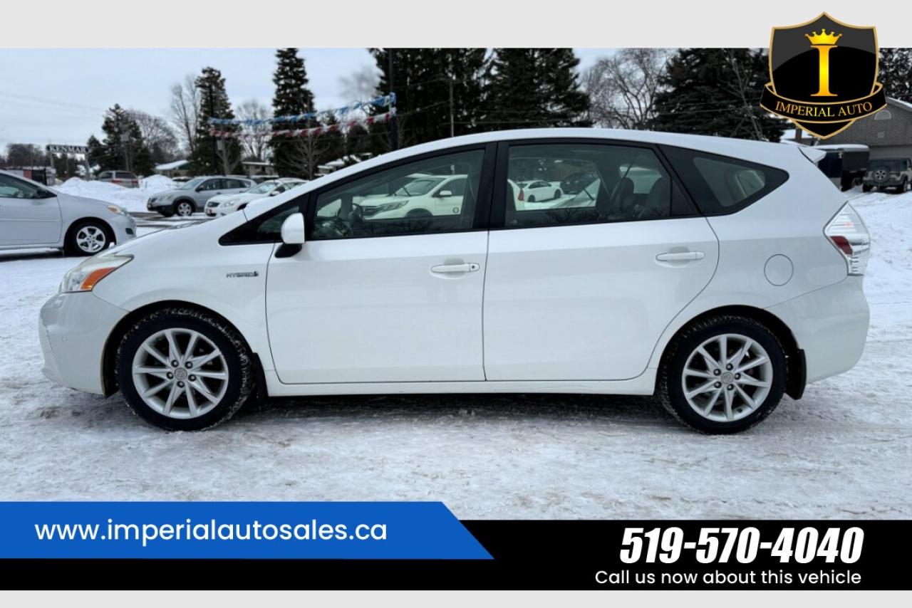 2013 Toyota Prius V Hybrid-Hatchback Photo