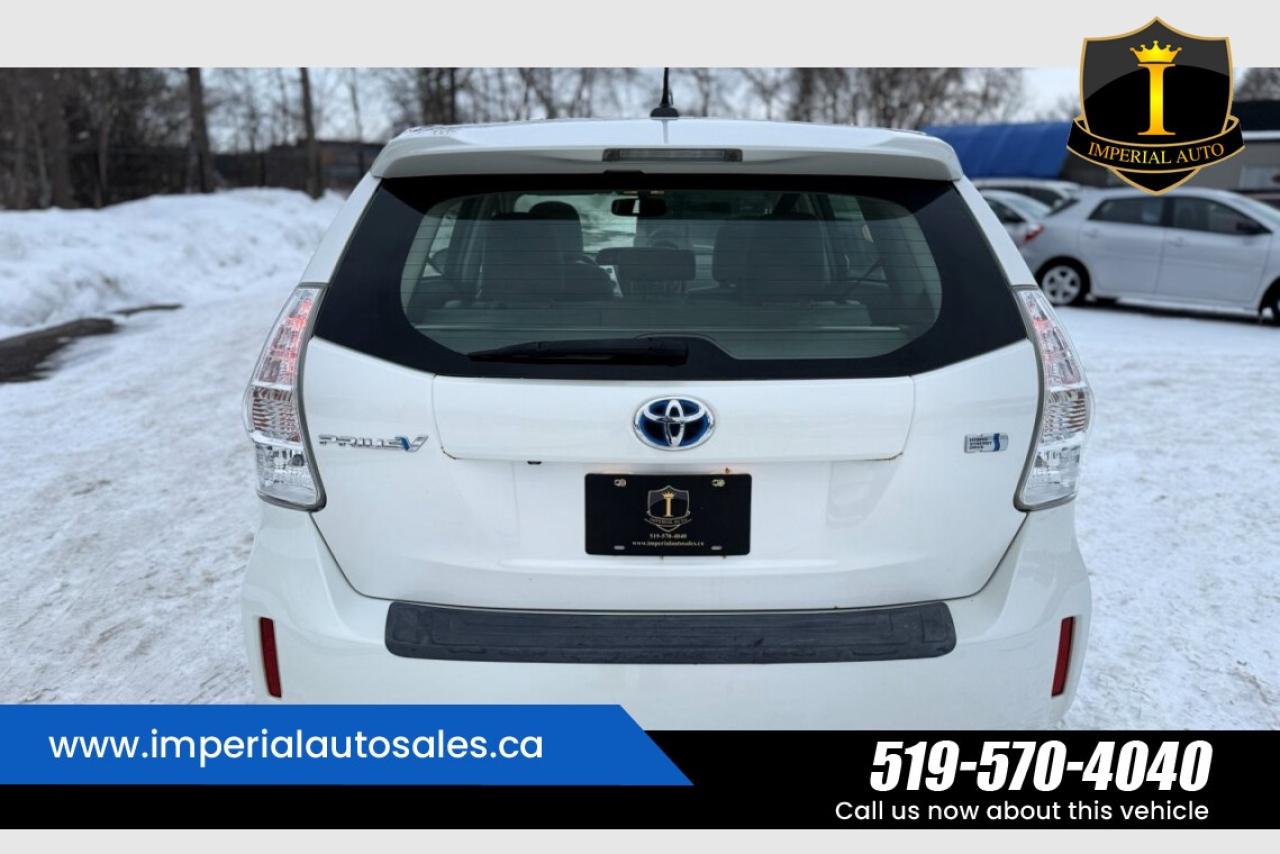 2013 Toyota Prius V Hybrid-Hatchback Photo