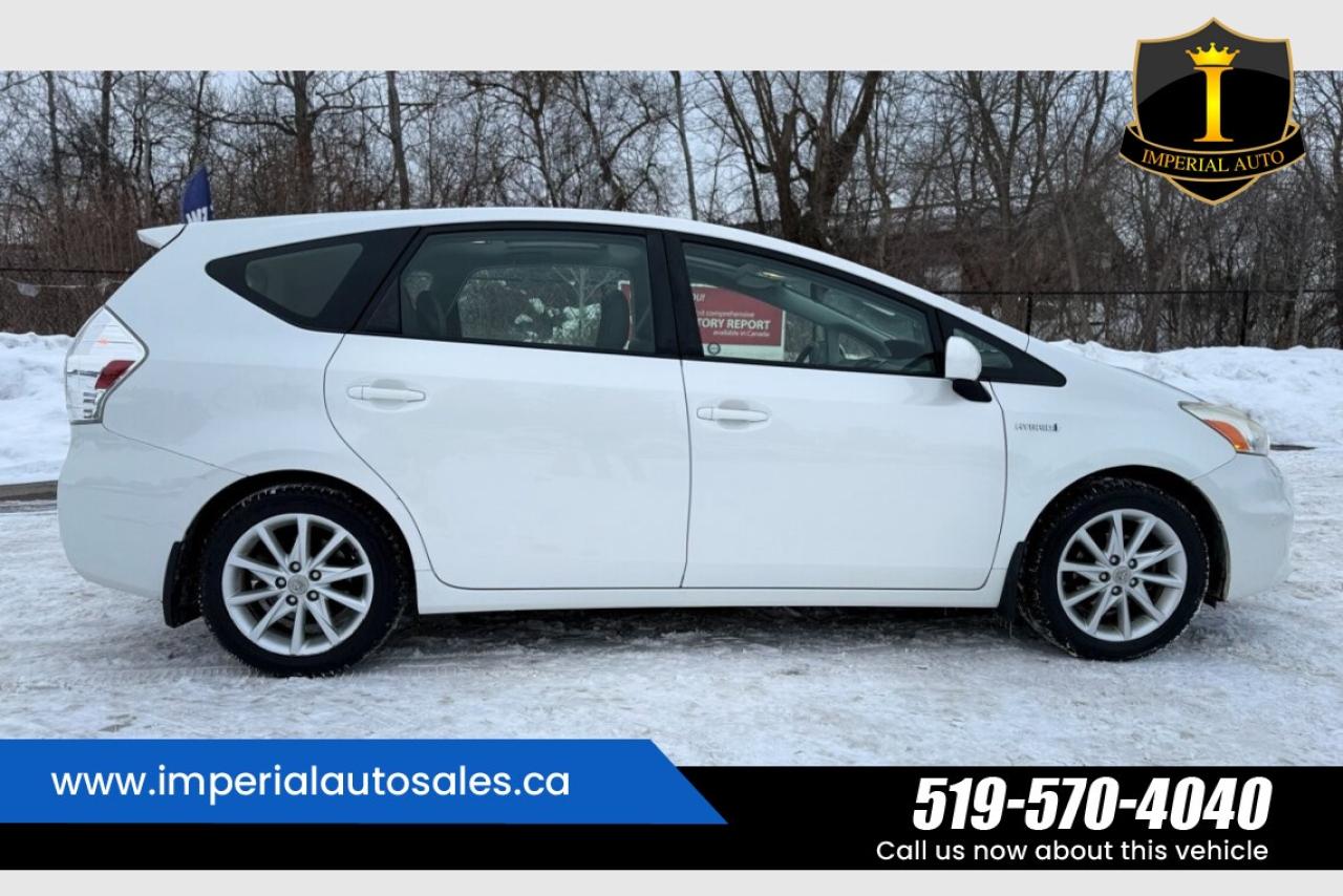 2013 Toyota Prius V Hybrid-Hatchback Photo