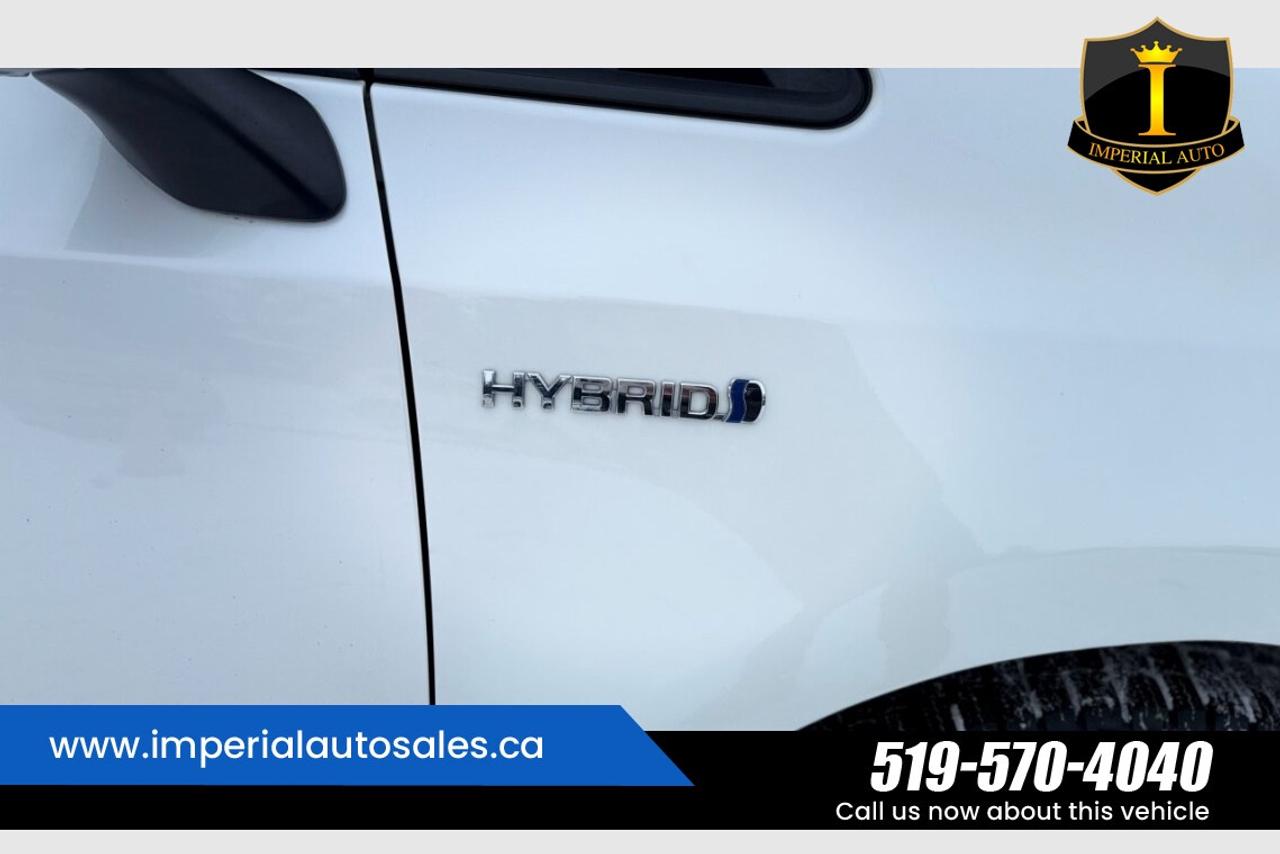 2013 Toyota Prius V Hybrid-Hatchback Photo