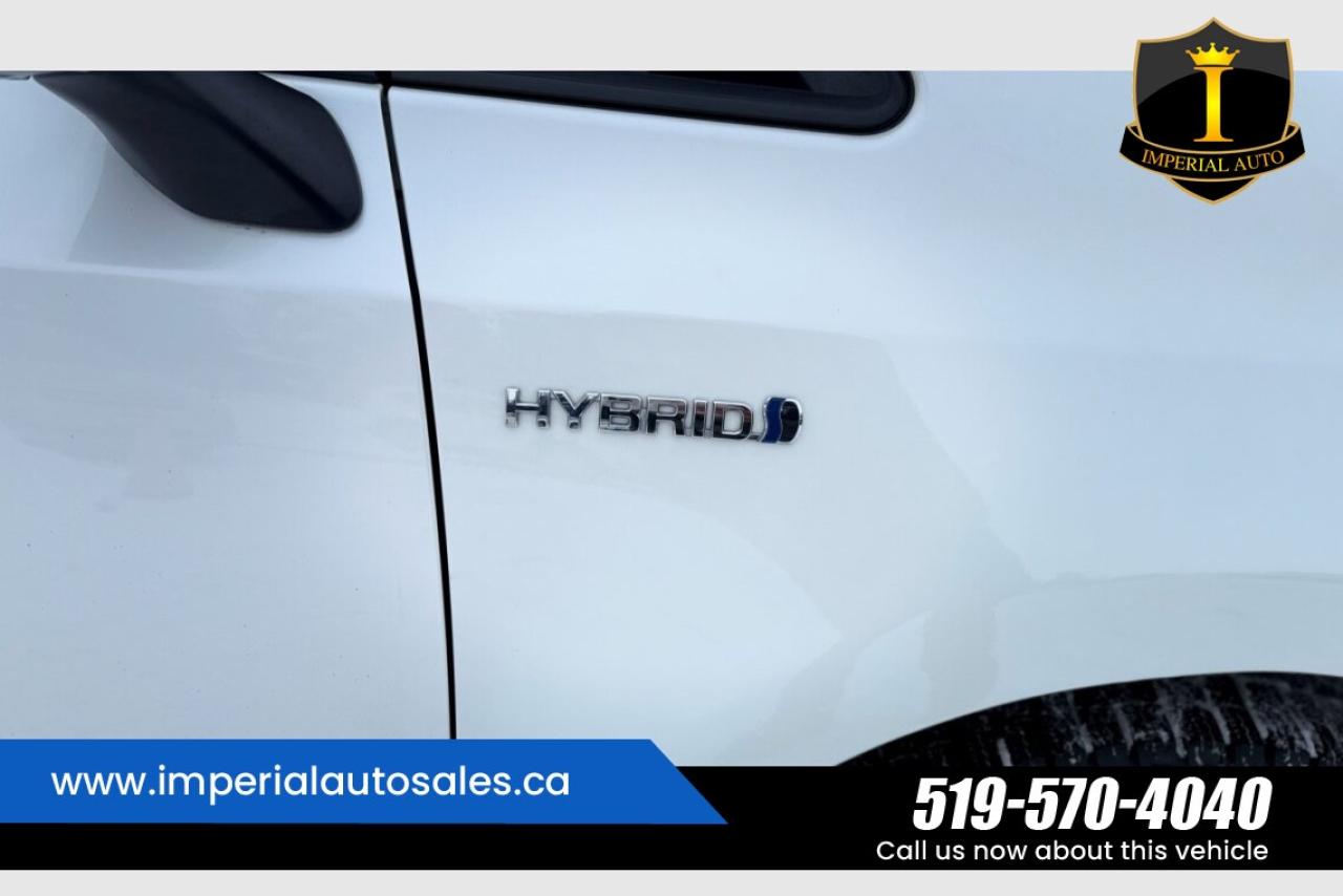 2013 Toyota Prius V Hybrid-Hatchback Photo