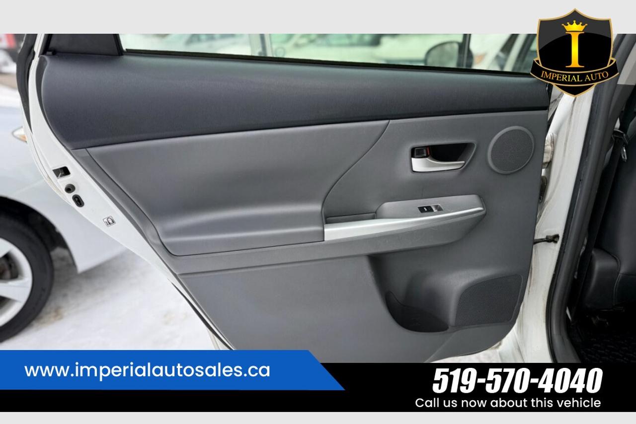 2013 Toyota Prius V Hybrid-Hatchback Photo