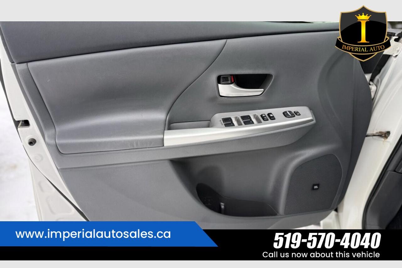 2013 Toyota Prius V Hybrid-Hatchback Photo