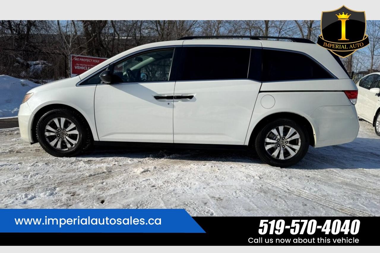 2016 Honda Odyssey SE Photo