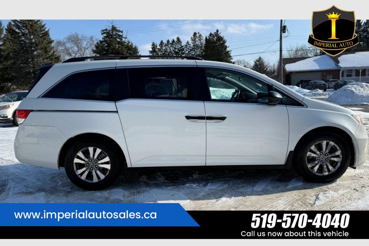 2016 Honda Odyssey SE Photo