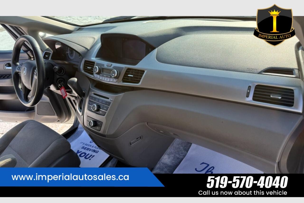 2016 Honda Odyssey SE Photo