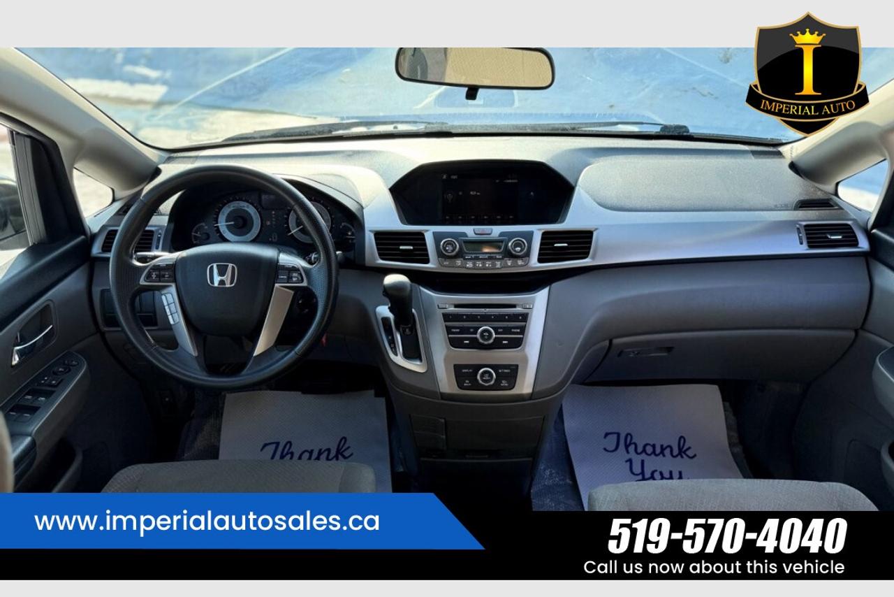 2016 Honda Odyssey SE Photo