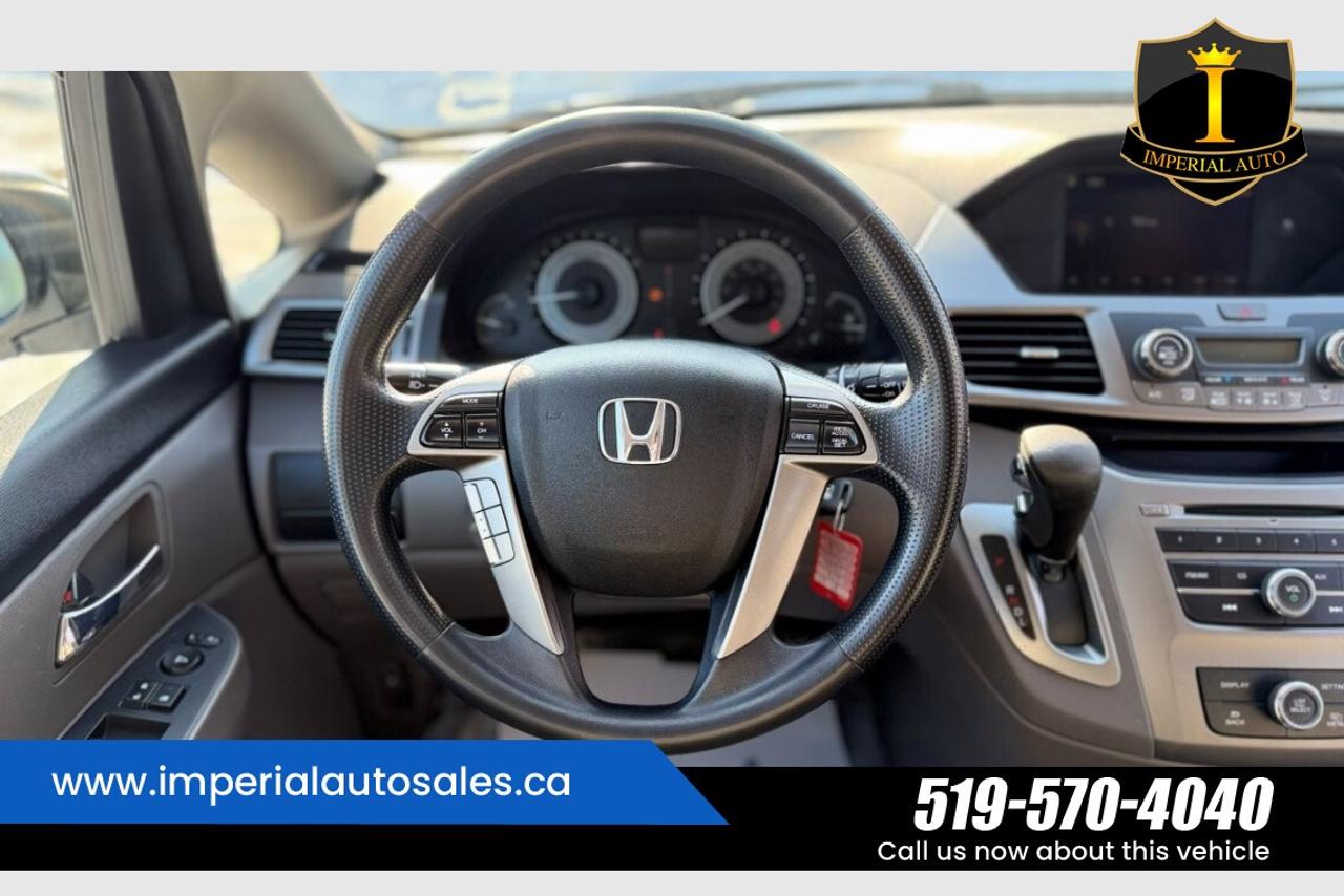 2016 Honda Odyssey SE Photo