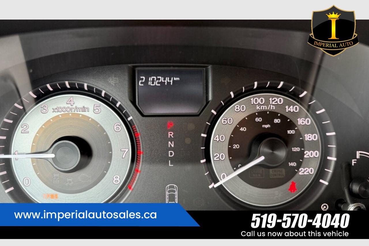 2016 Honda Odyssey SE Photo