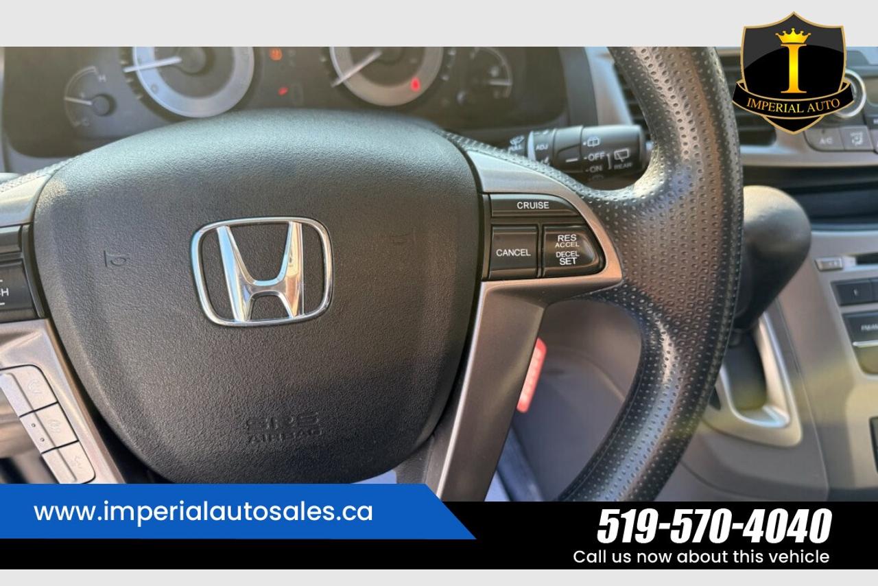 2016 Honda Odyssey SE Photo