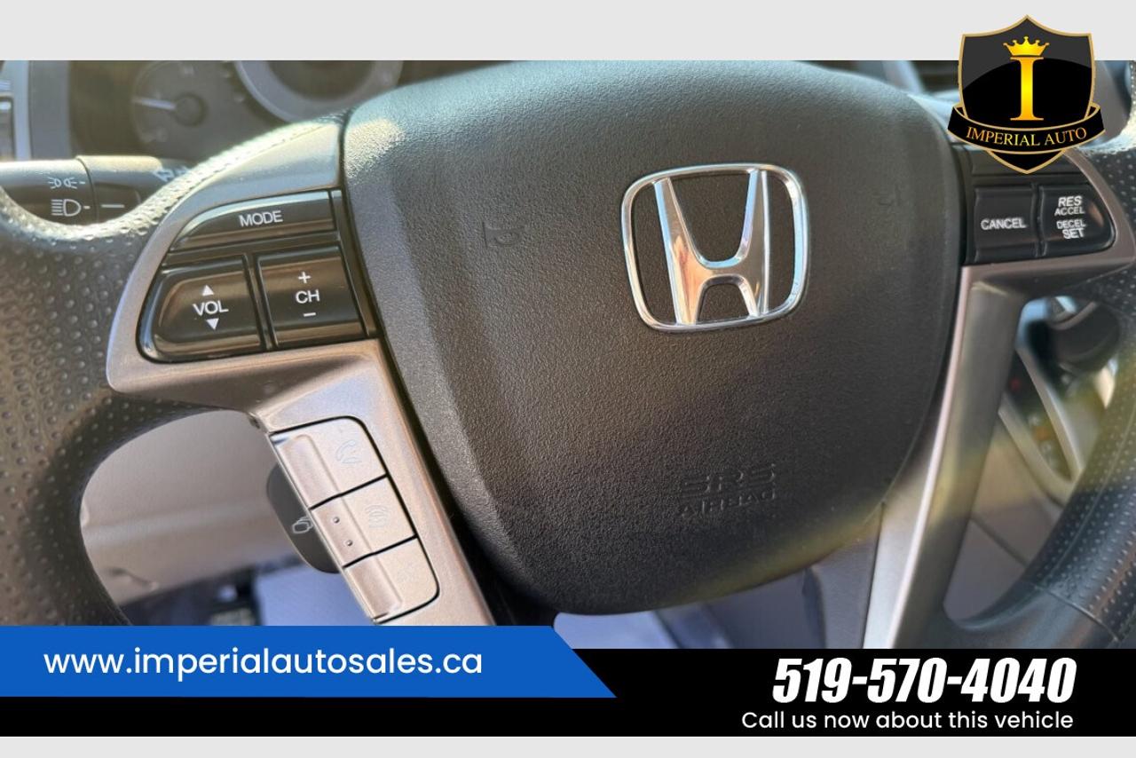 2016 Honda Odyssey SE Photo