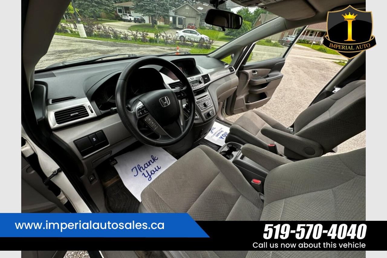 2016 Honda Odyssey SE Photo