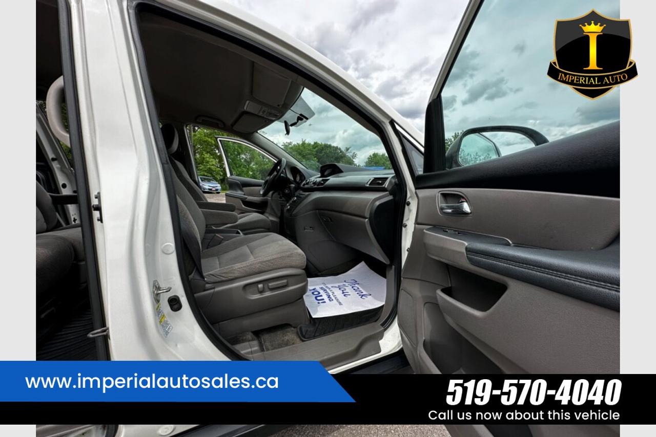 2016 Honda Odyssey SE Photo