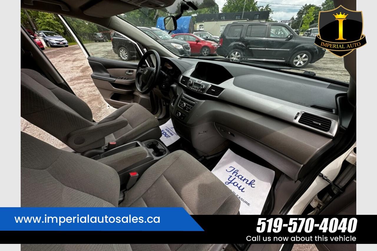 2016 Honda Odyssey SE Photo