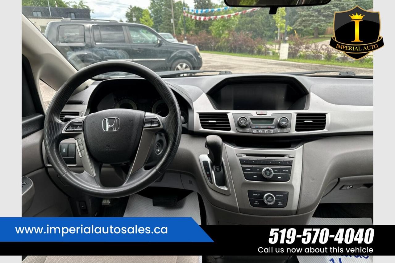 2016 Honda Odyssey SE Photo