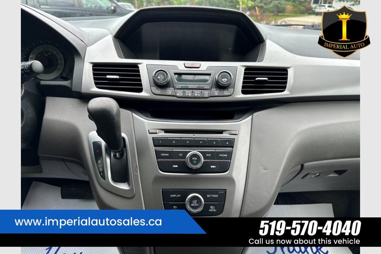 2016 Honda Odyssey SE Photo