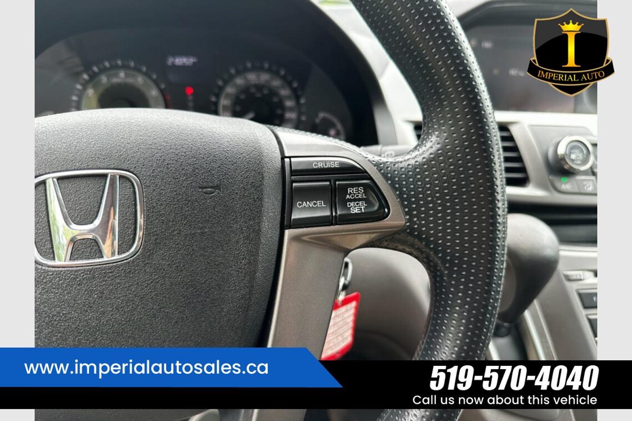 2016 Honda Odyssey SE Photo