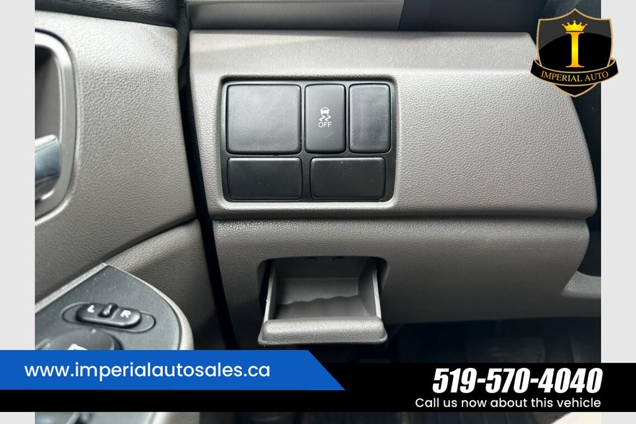 2016 Honda Odyssey SE Photo