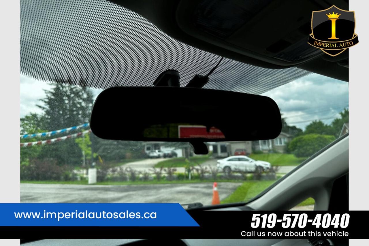 2016 Honda Odyssey SE Photo