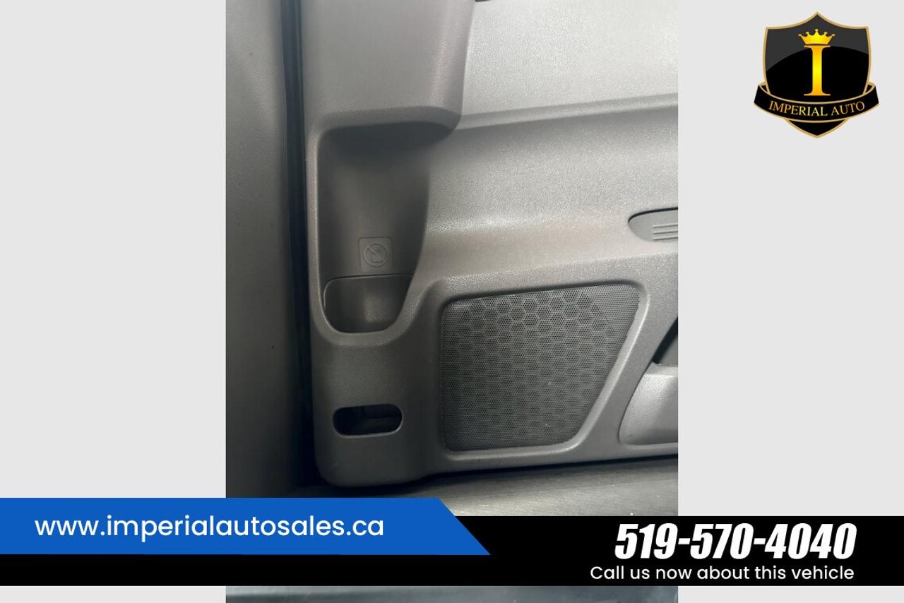 2016 Honda Odyssey SE Photo