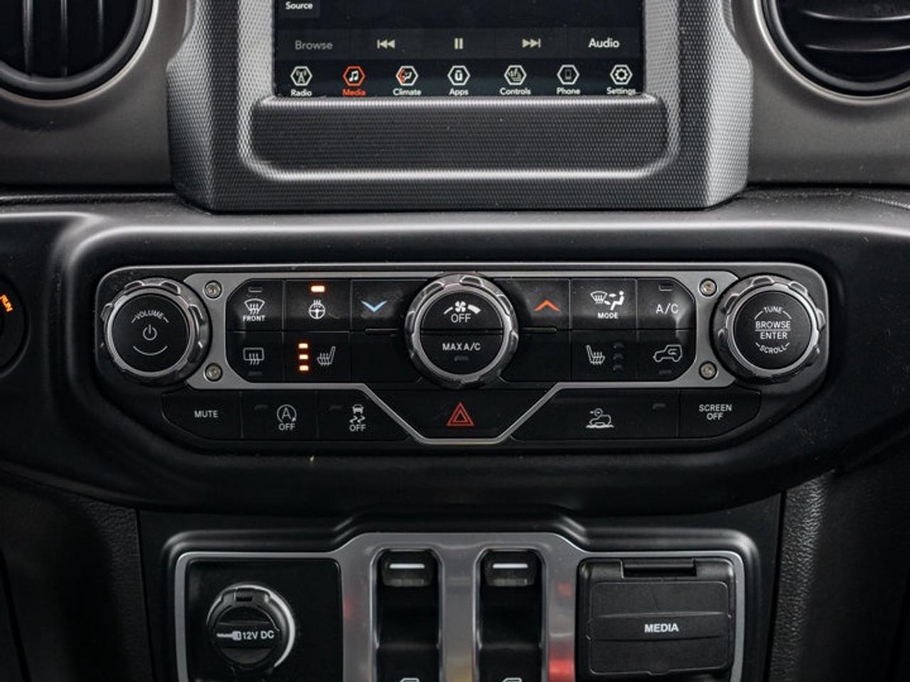 2022 Jeep Wrangler Sport S Photo