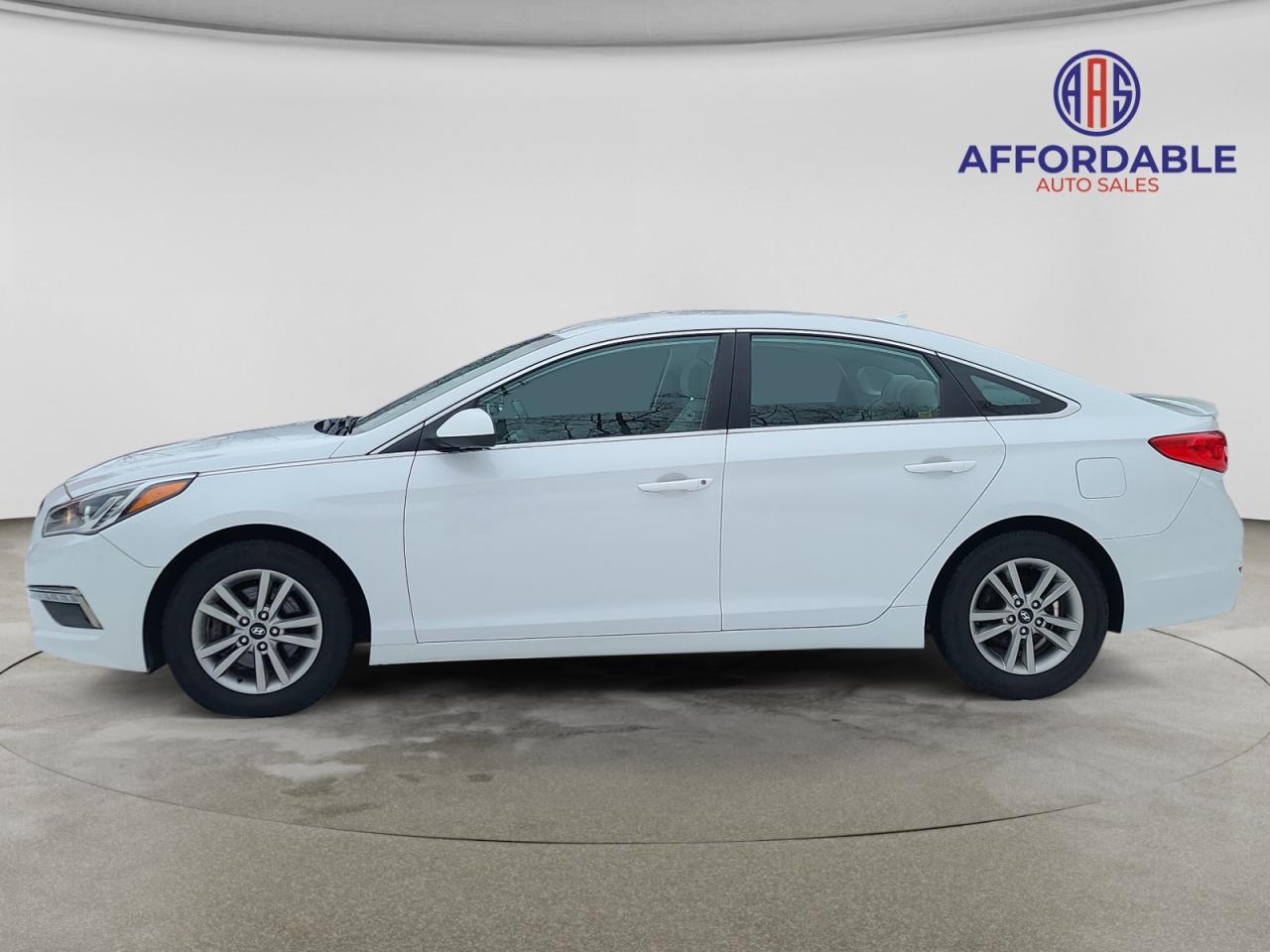 2015 Hyundai Sonata 2.4L GL - Photo #2