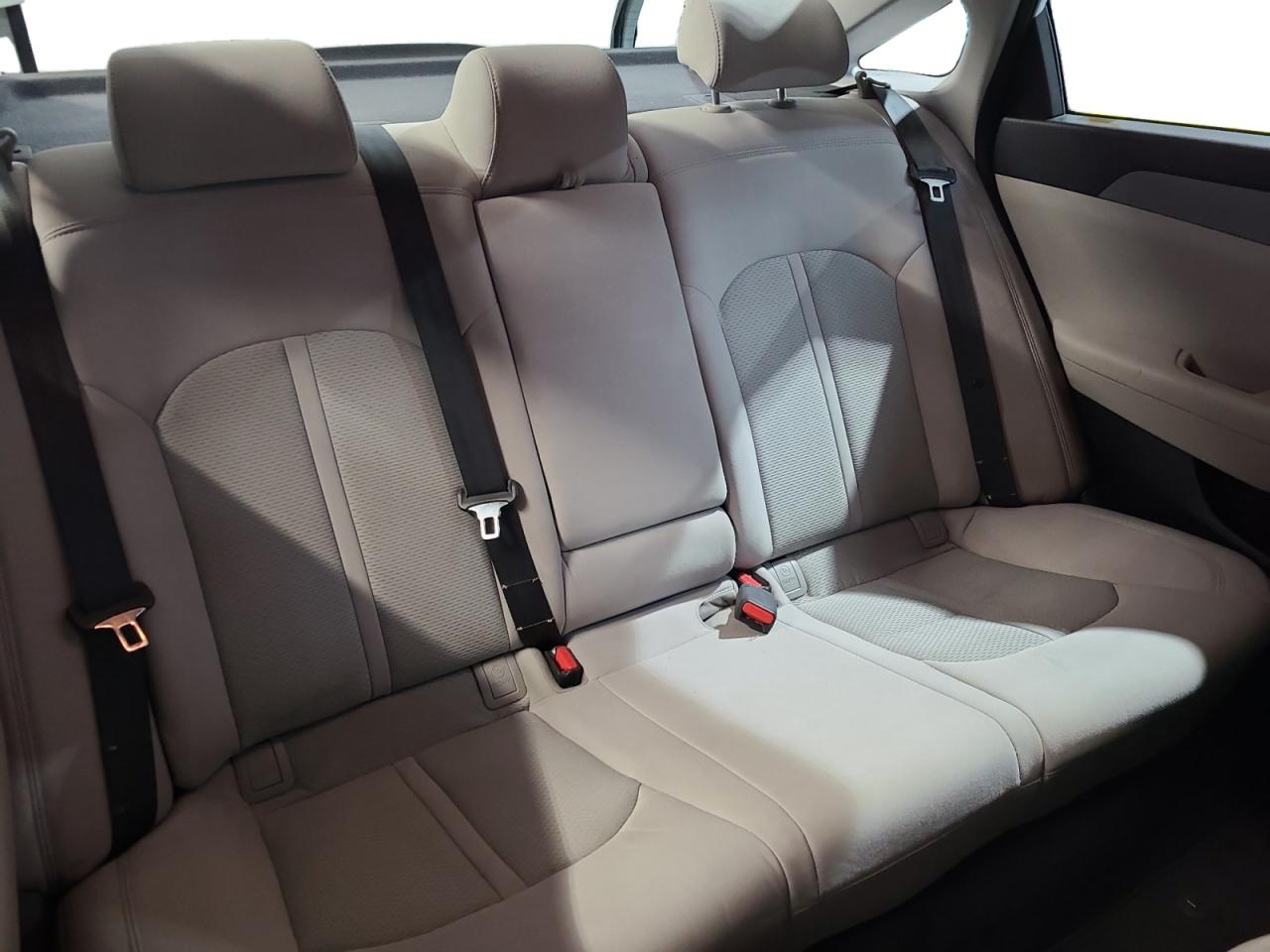 2015 Hyundai Sonata 2.4L GL - Photo #17