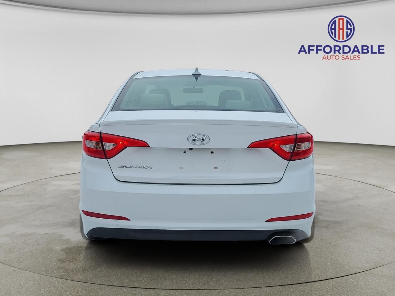 2015 Hyundai Sonata 2.4L GL Photo