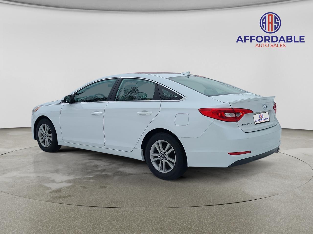 2015 Hyundai Sonata 2.4L GL Photo