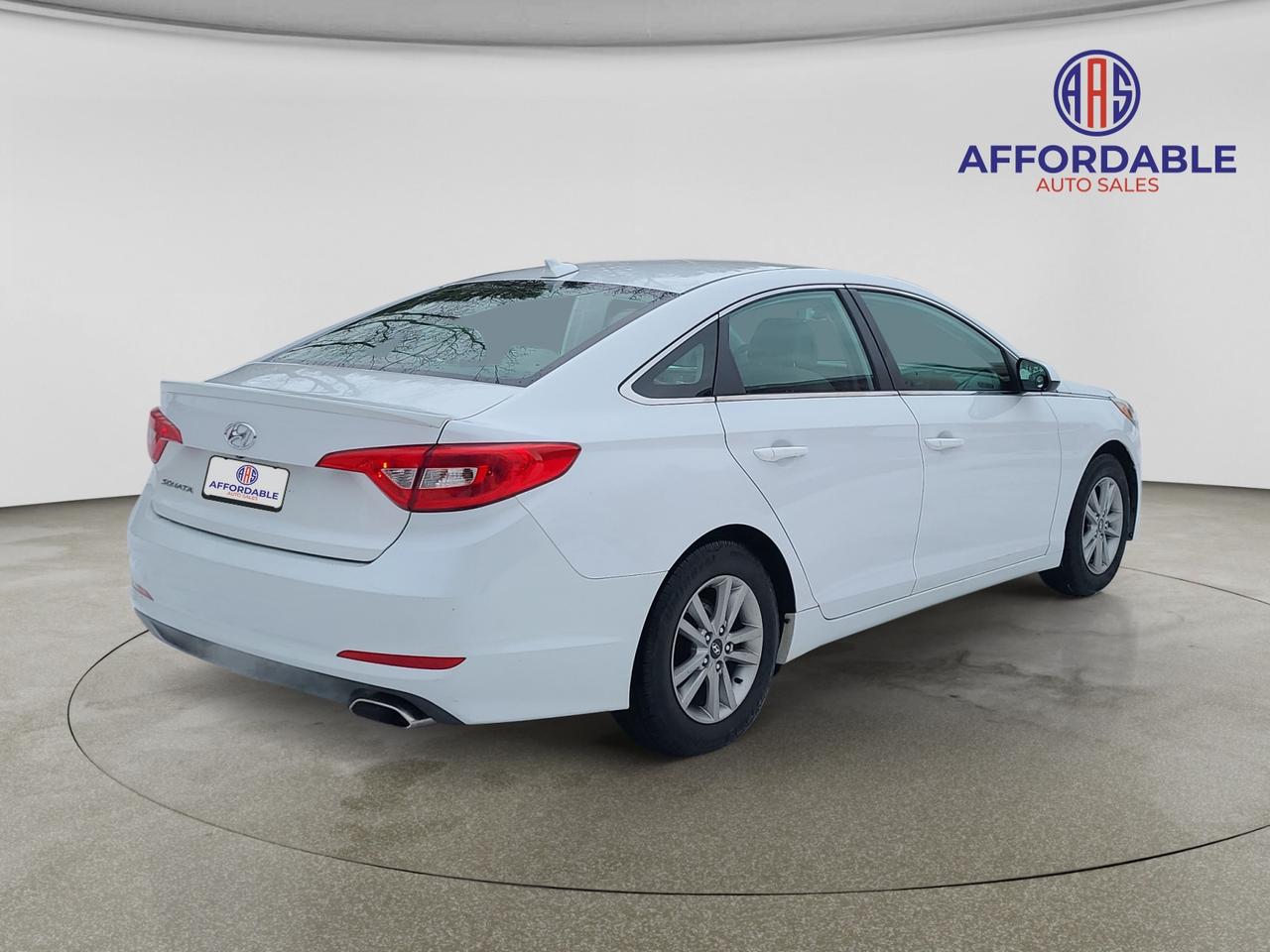 2015 Hyundai Sonata 2.4L GL - Photo #5