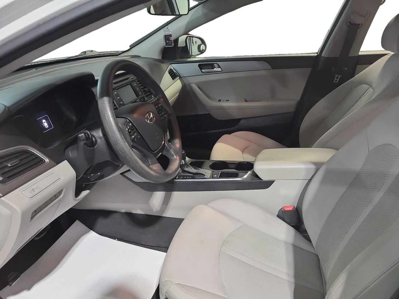 2015 Hyundai Sonata 2.4L GL - Photo #10