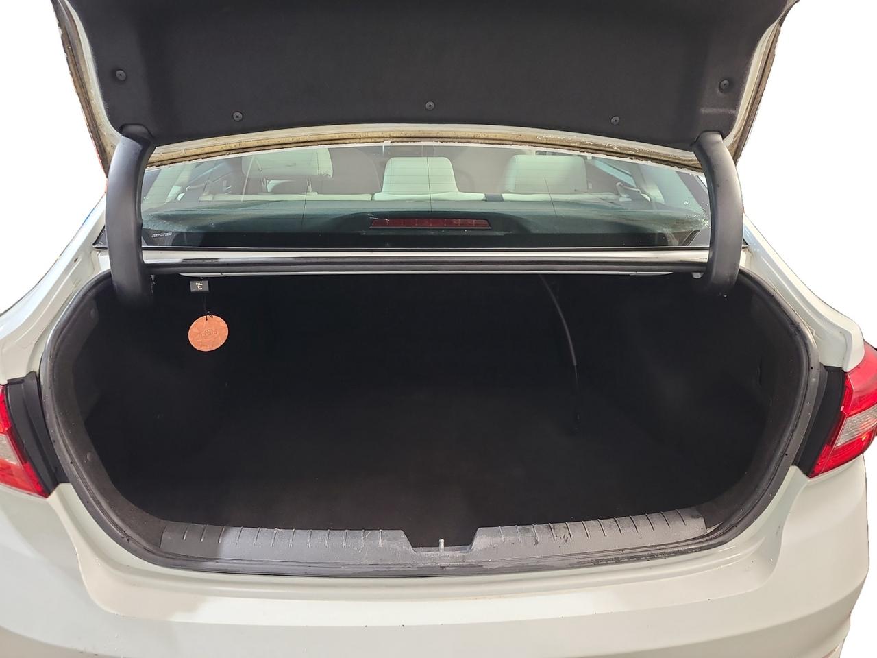 2015 Hyundai Sonata 2.4L GL - Photo #18