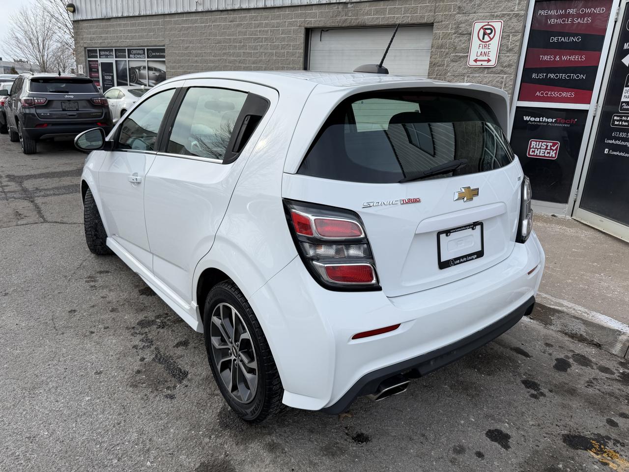 2017 Chevrolet Sonic LT - LOW KM, AUTO, SUNROOF, HEATED SEATS, B/U CAM! Photo6