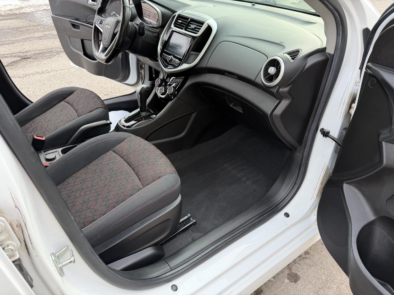 2017 Chevrolet Sonic LT - LOW KM, AUTO, SUNROOF, HEATED SEATS, B/U CAM! Photo