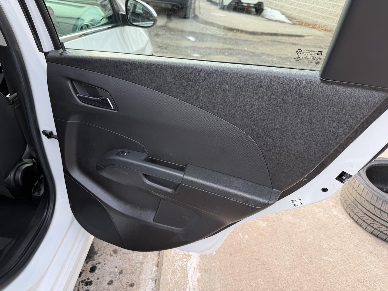 2017 Chevrolet Sonic LT - LOW KM, AUTO, SUNROOF, HEATED SEATS, B/U CAM! Photo