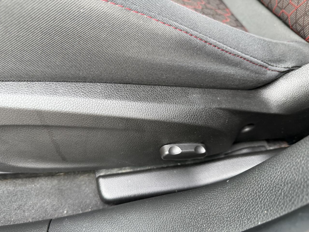 2017 Chevrolet Sonic LT - LOW KM, AUTO, SUNROOF, HEATED SEATS, B/U CAM! Photo