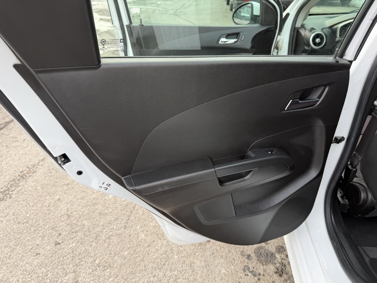 2017 Chevrolet Sonic LT - LOW KM, AUTO, SUNROOF, HEATED SEATS, B/U CAM! Photo