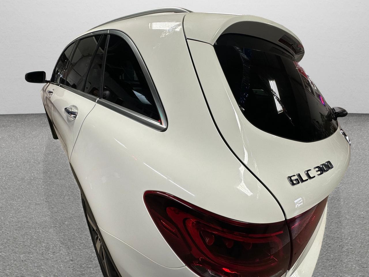 2022 Mercedes-Benz GLC-Class GLC 300 Photo