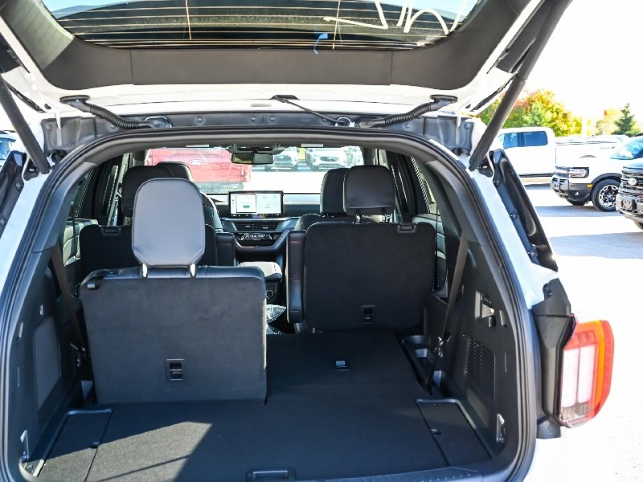 2025 Ford Explorer ST Photo