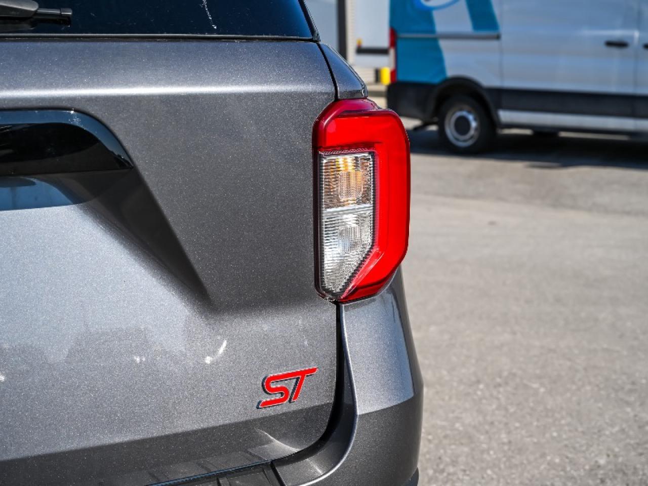 2021 Ford Explorer ST Photo