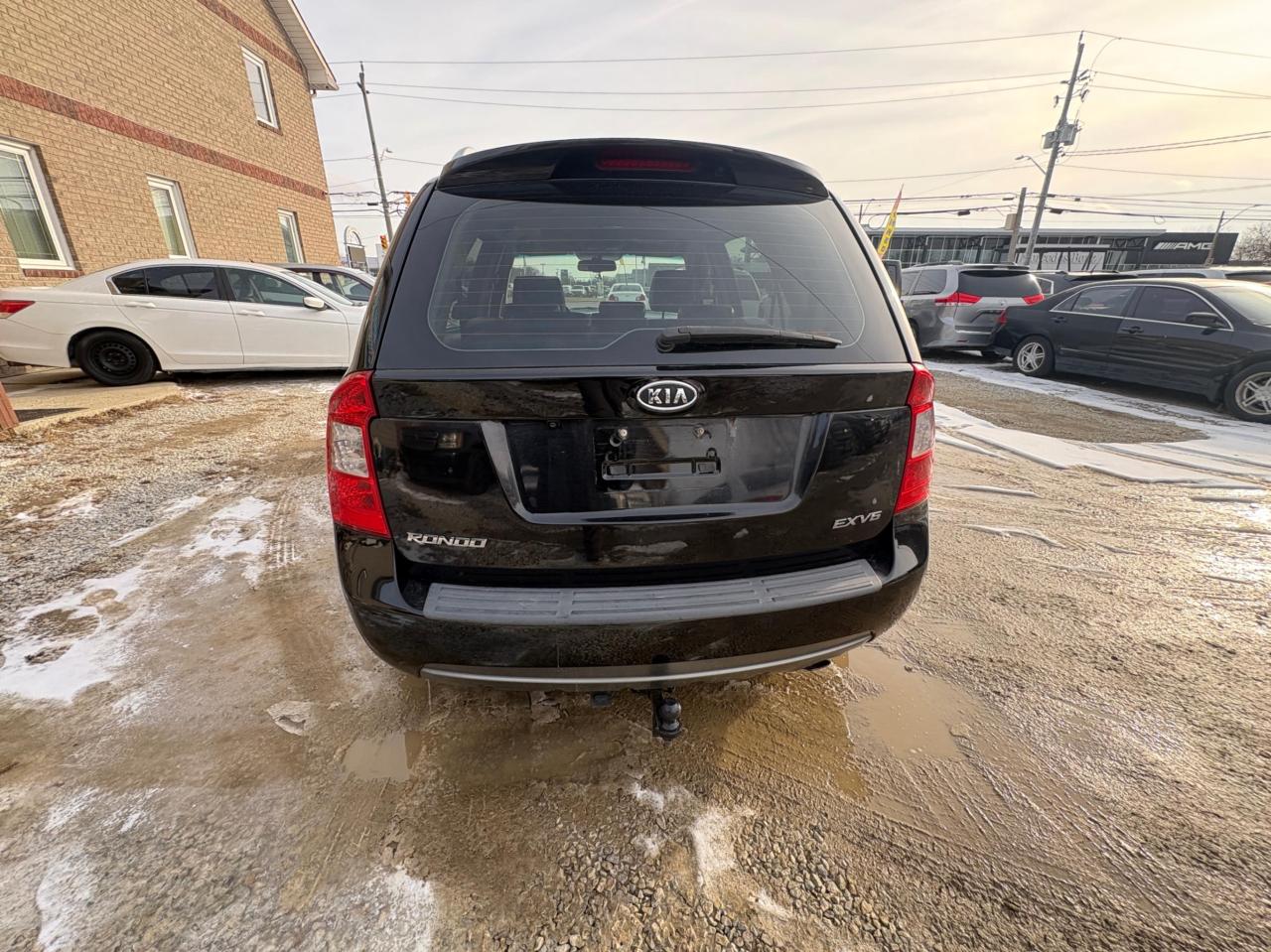 2011 Kia Rondo EX V6 – 7 Passenger with Safety Included and 1-Year Powertrain Warranty Photo4