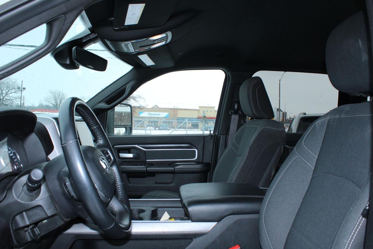 2023 RAM 3500 Big Horn Photo