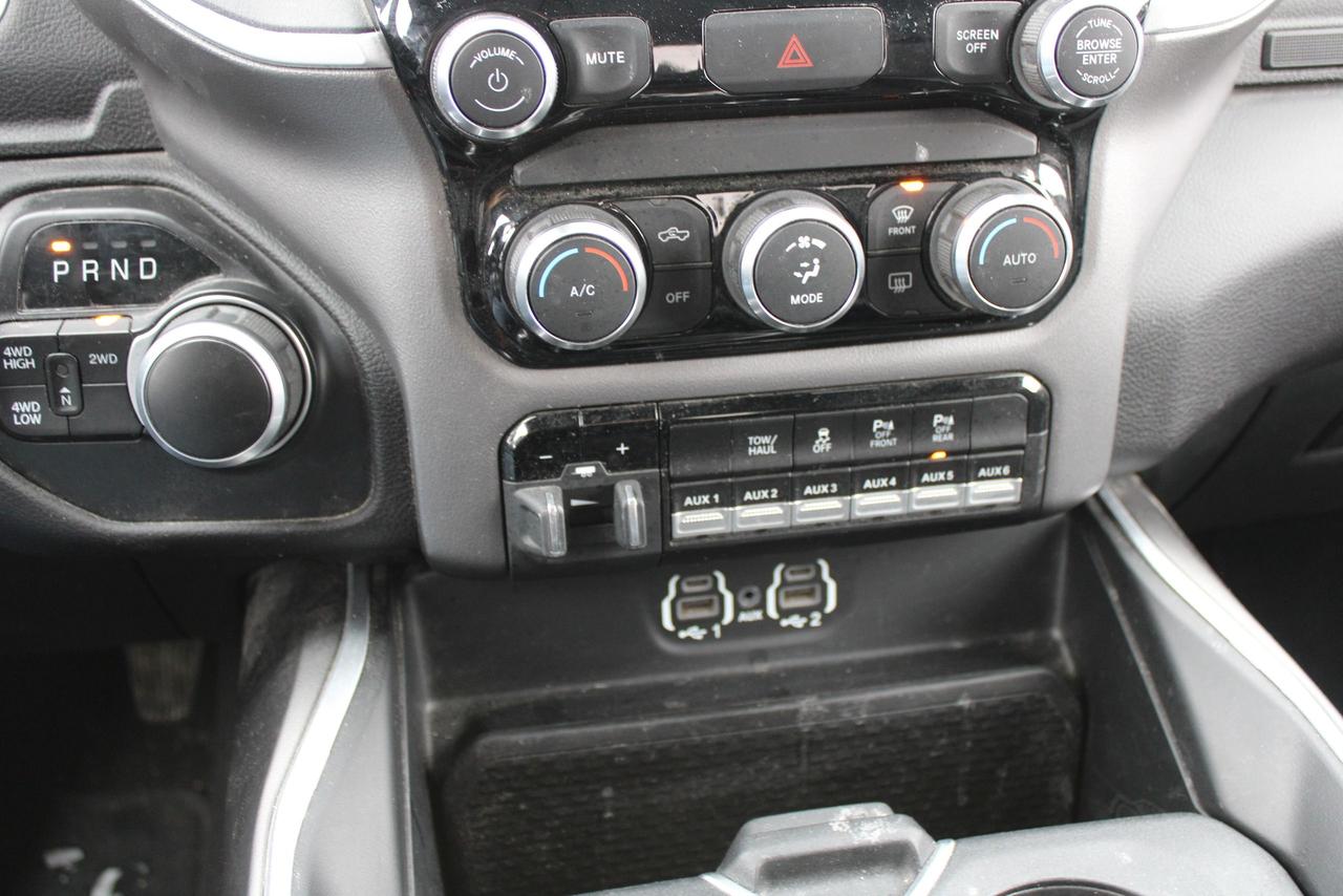 2023 RAM 3500 Big Horn Photo