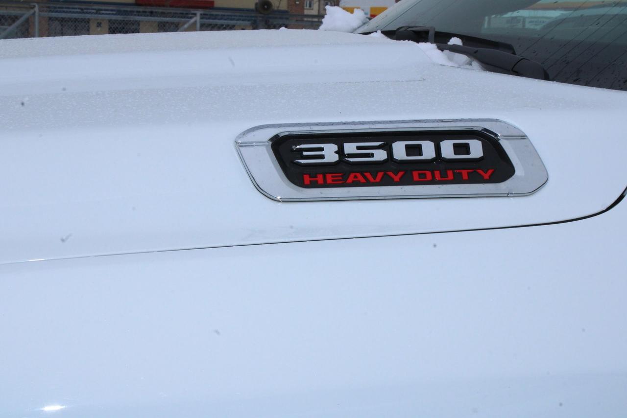 2023 RAM 3500 Big Horn Photo